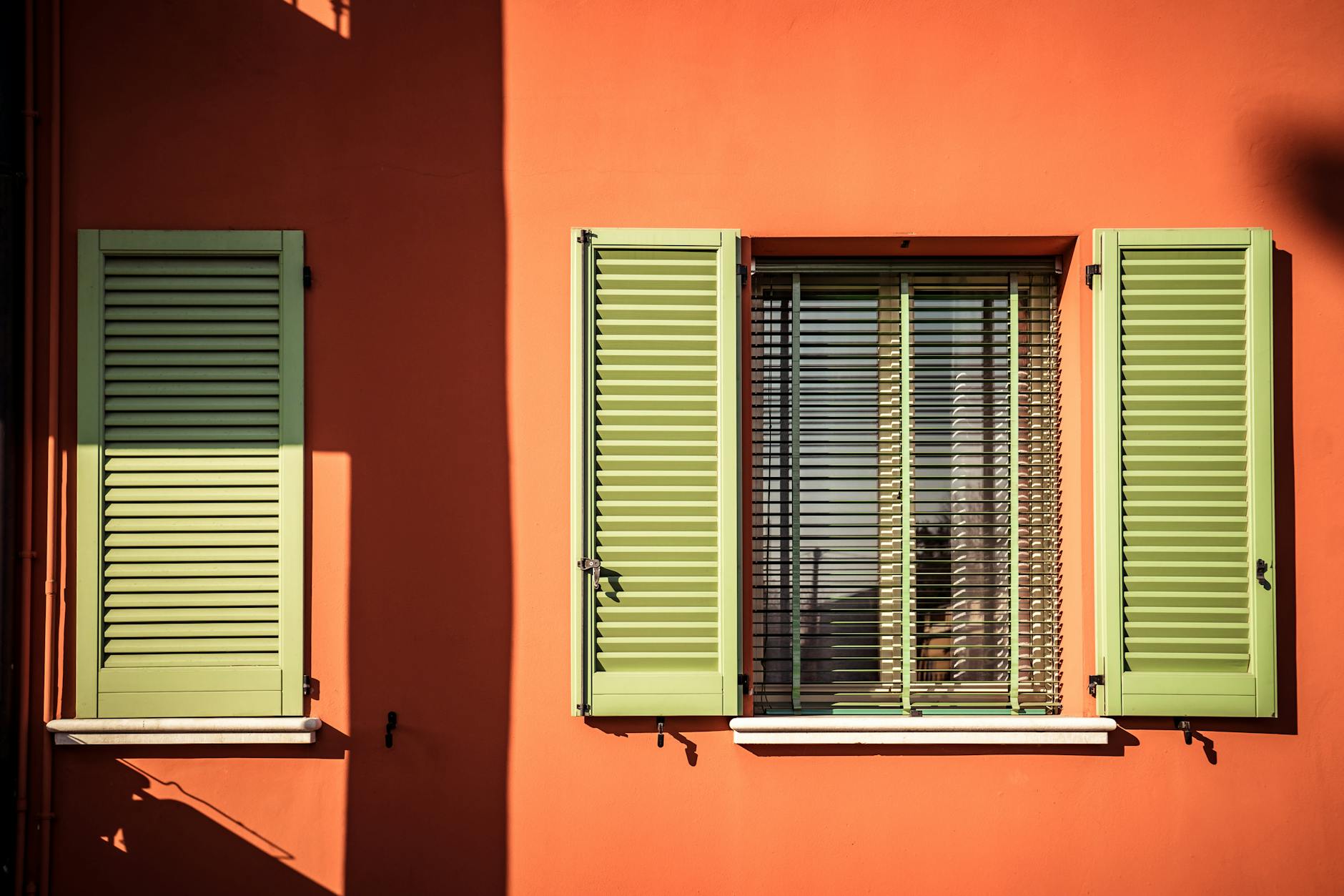 Plantation Shutters vs. Blinds vs. Shades: A Side-by-Side Breakdown