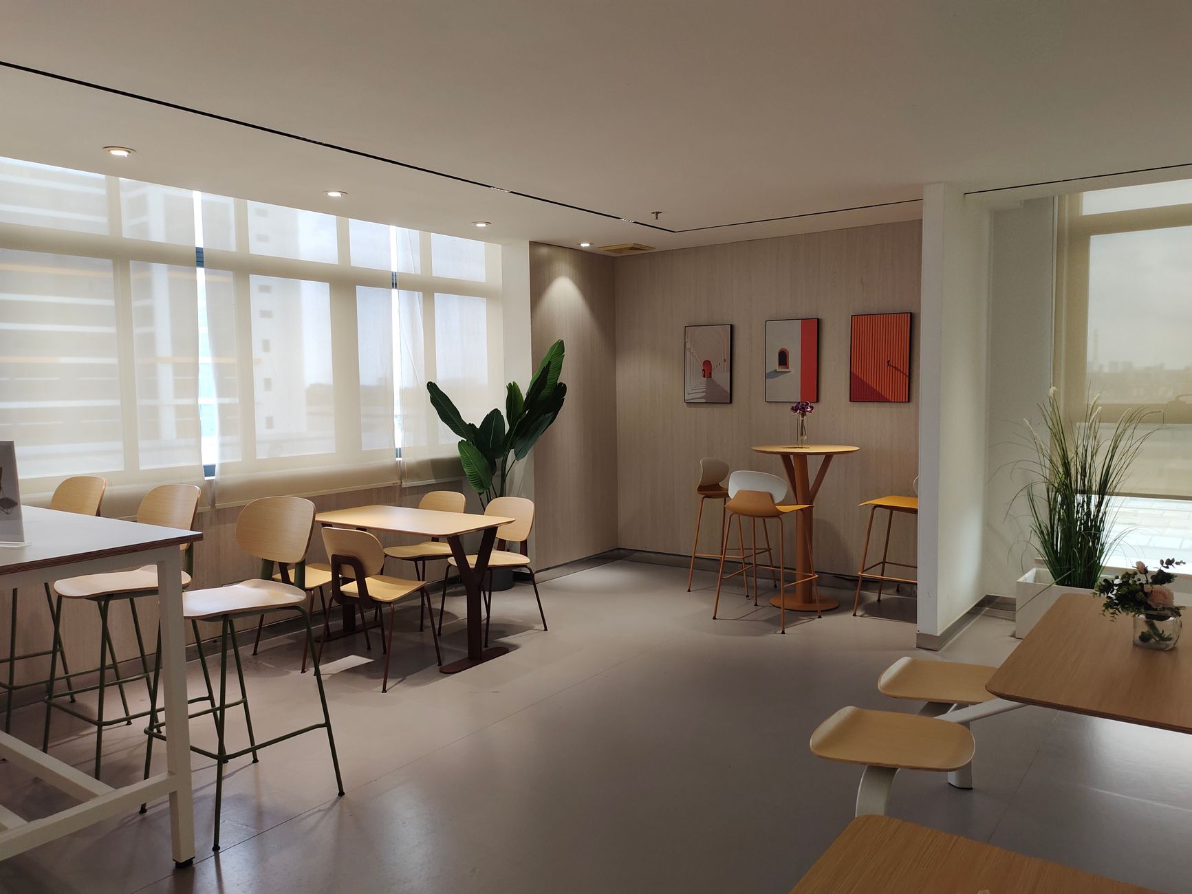 8. Faux Wood Blinds — Durable and Budget-Friendly for High-Traffic Areas