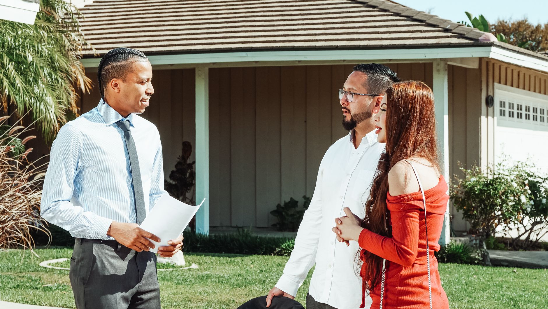 8. Common Questions Homeowners Ask During the Measurement Visit