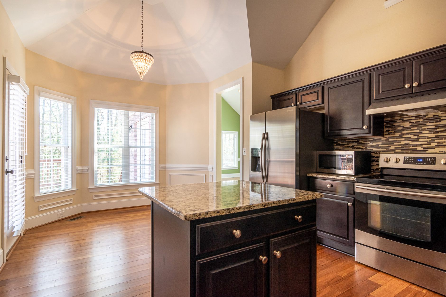 5. Light Control and Privacy Options for Kitchen Windows