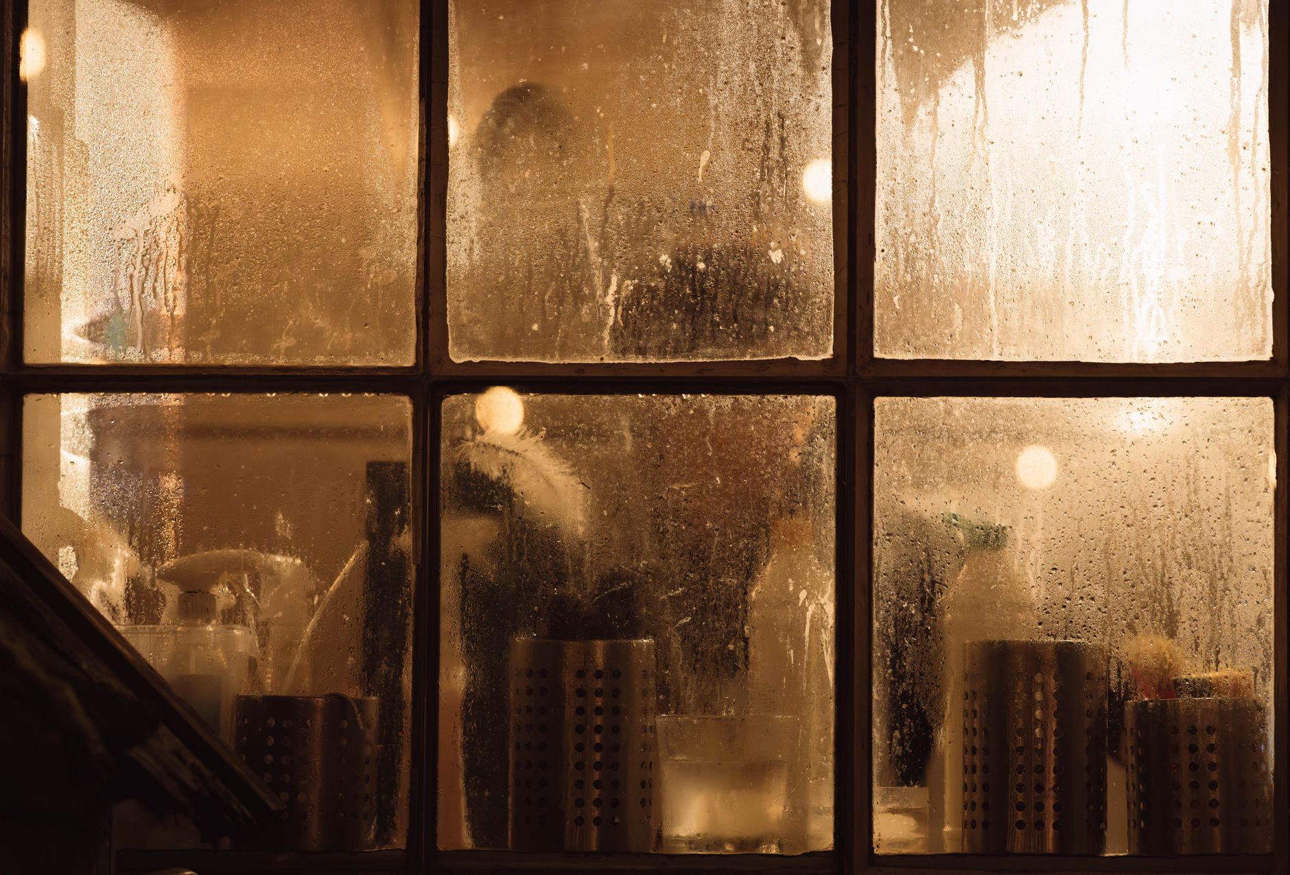 1. Why Bathroom Windows Are a Special Challenge