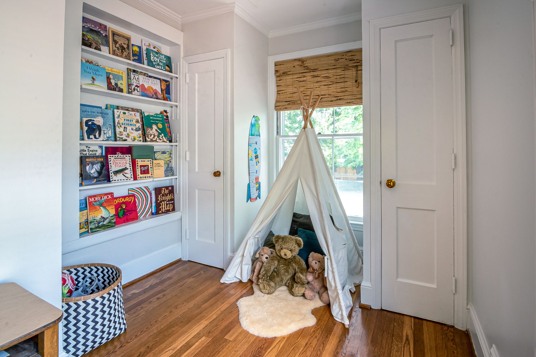 5. Roman Shades and Woven Woods: Style With Caveats