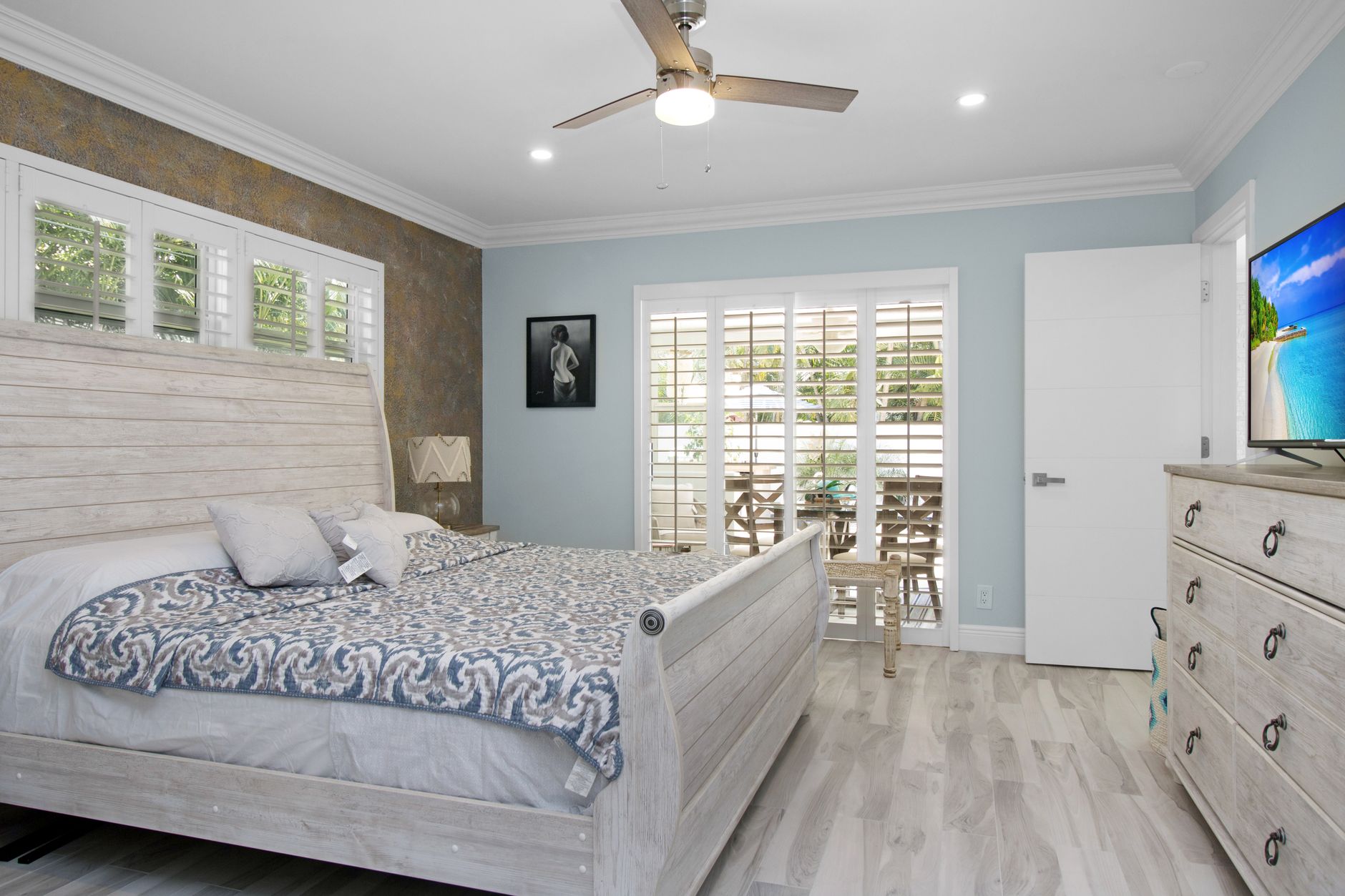 6. Color and Finish Options: Matching Your Bedroom's Palette