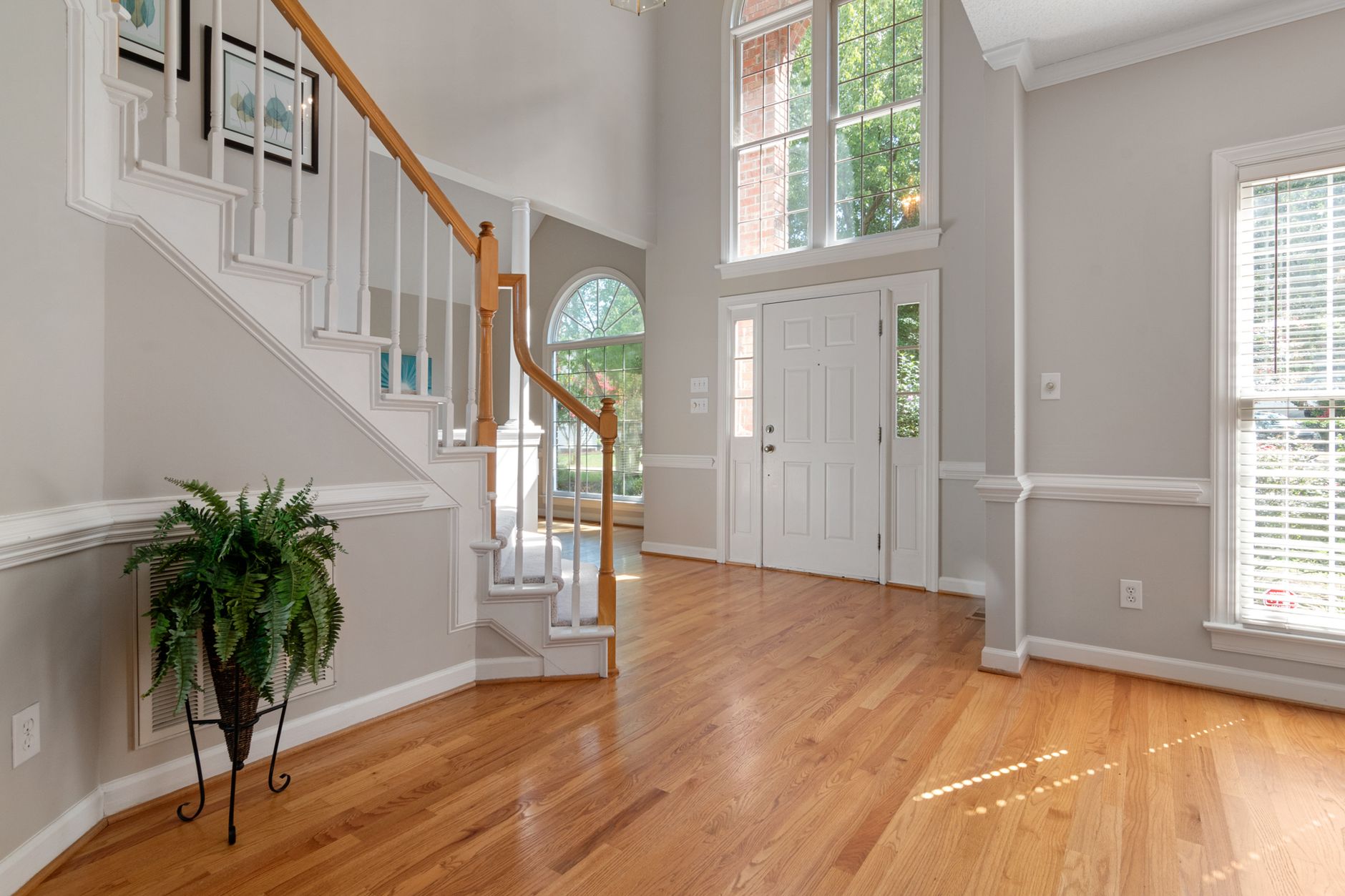 4. Shutter Styles and Frame Options for Entryways
