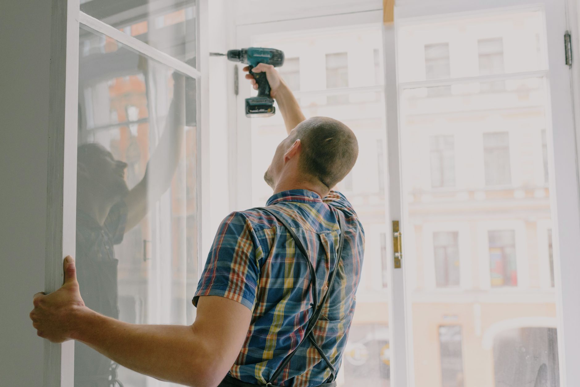 6. Inside Mount vs. Outside Mount: Which Is Right for Your Windows?